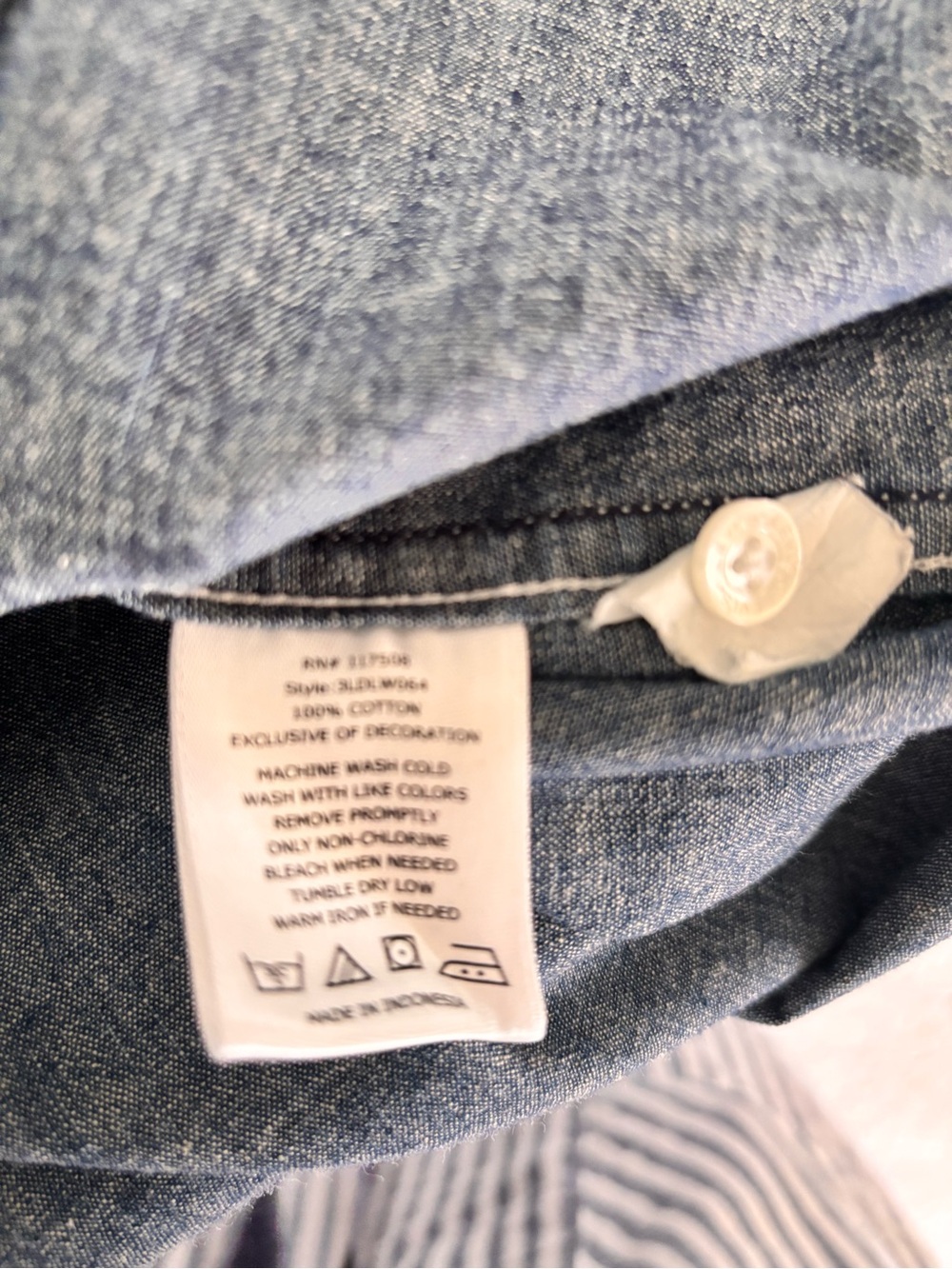 Vtg. 90’s Levi’s Limited Edition Chambray Denim  Snap Western Shirt XL - Picture 6 of 10
